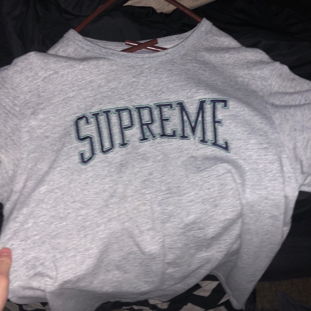 Supreme Dotted Arc Tee Grey